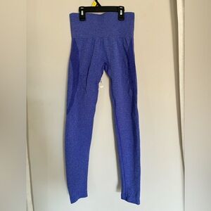 NVGTN Royale Contour Seamless Leggings in a bright purple